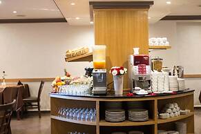 Almas Hotel