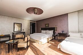 Almas Hotel