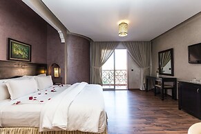 Almas Hotel