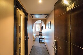 Almas Hotel
