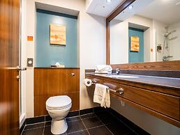 Chessington Resort Hotel