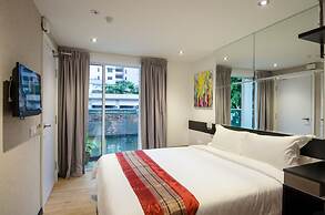 12FLY Hotel