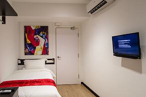 12FLY Hotel