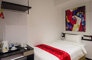 12FLY Hotel
