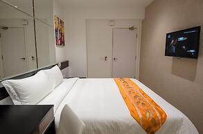 12FLY Hotel