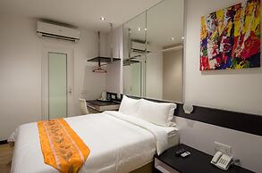 12FLY Hotel
