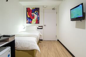 12FLY Hotel