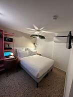 Trendy Canette Hotel