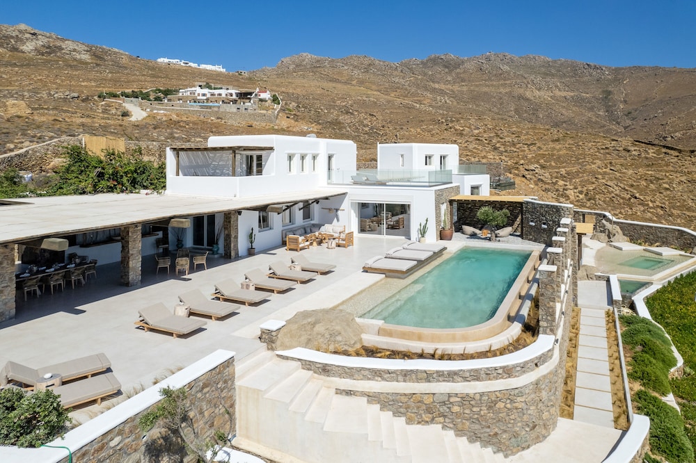 Mykonos Panormos Villas & Suites
