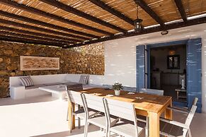 Mykonos Panormos Villas & Suites