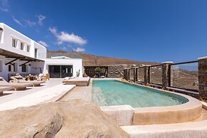 Mykonos Panormos Villas & Suites
