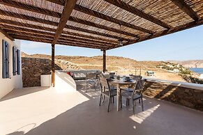 Mykonos Panormos Villas & Suites