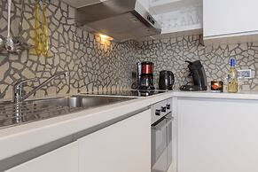 The Queen Luxury Apartments - Villa Giada