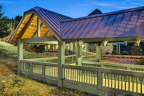 Canadian Princess Lodge & Marina