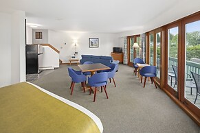 Canadian Princess Lodge & Marina