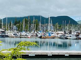 Canadian Princess Lodge & Marina