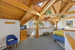 Canadian Princess Lodge & Marina