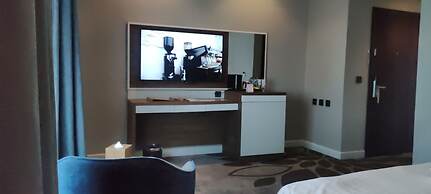 Warwick Al Jubail Hotel