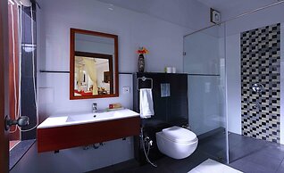 Red Sparrow Resorts