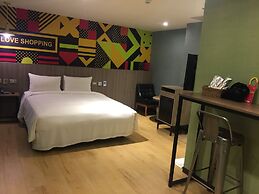 Rainbow Hotel