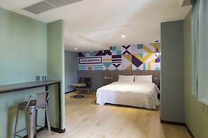 Rainbow Hotel