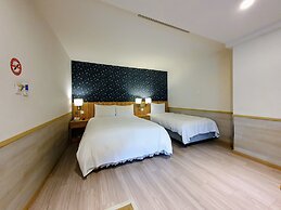 Rainbow Hotel