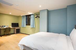 Rainbow Hotel