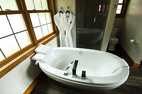 Heather Mountain Lodge