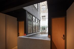 Cho Hotel