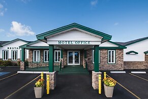 Shallow Bay Motel & Cabins