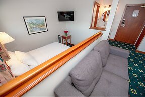 Painter's Lodge