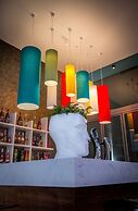 Nicholas Color Hotel
