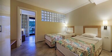 Green Bay Resort & Spa