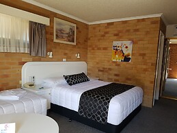 Cousins Motor Inn