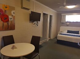 Cousins Motor Inn