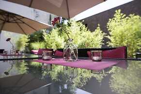 Pearl Hotel