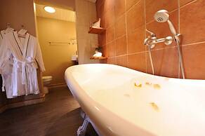 Krapi Hotel