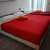 Blue Shades Aparthotel