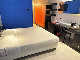 Blue Shades Aparthotel