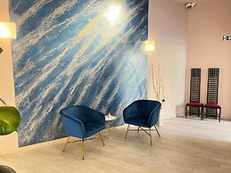 Blue Shades Aparthotel