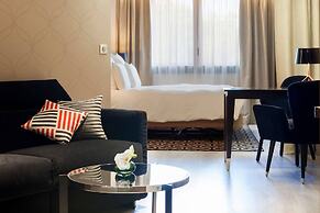 AC Porte Maillot Hotel