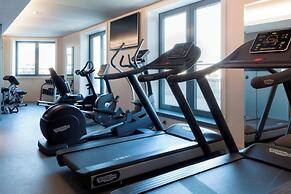 AC Porte Maillot Hotel