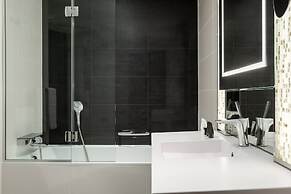 AC Porte Maillot Hotel