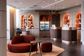 AC Porte Maillot Hotel