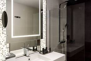 AC Porte Maillot Hotel