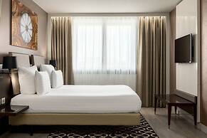 AC Porte Maillot Hotel