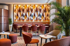 AC Porte Maillot Hotel