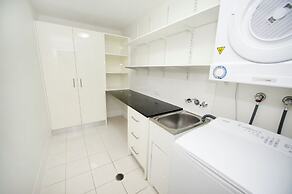 Gladstone City Central Apartment Hotel