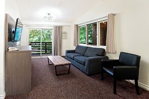 Bayshore Inn & Spa