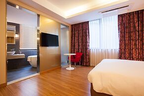Pharos Hotel